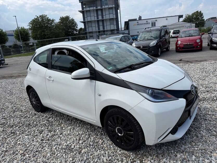 Aygo (X)