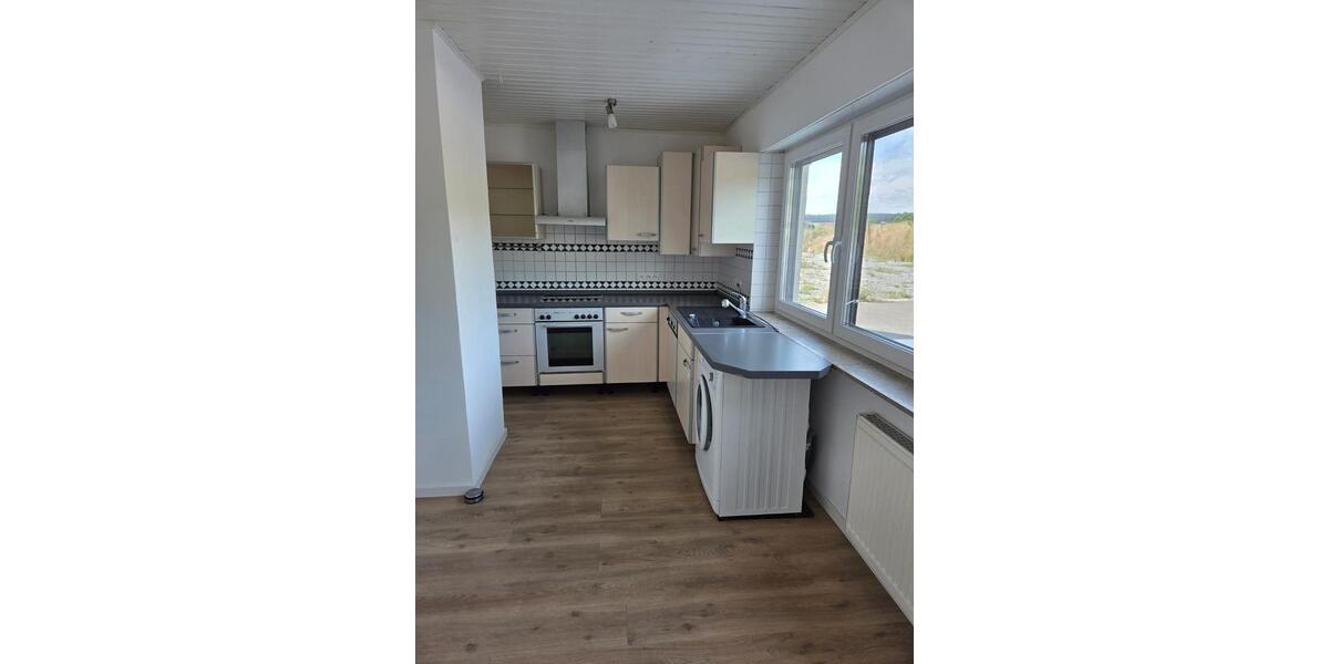 Schöne, helle 3-Zi. mit Terrasse + 2 Stellplätzen in Wiesenfeld 3 zimmer