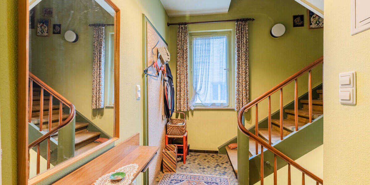 Mehrfamilienhaus, Wohnhaus Singen - 7 Zimmer, 188 m&sup2;, 375.000&euro; | Angebot:26345436