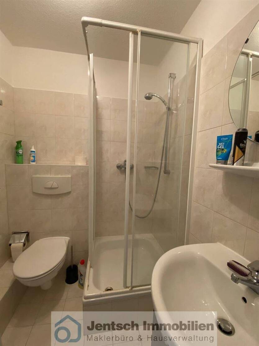 schöne Eigentumswohnung am Kurpark in Bad Lauchstädt mit TG-Stellplatz und Balkon zu verkaufen 1 zimmer