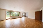 Architektenhaus mit großzügiger Einliegerwohnung und großem Garten in attraktiver Wohnlage - Einfamilienhaus Unterpleichfeld | Angebot:26321812