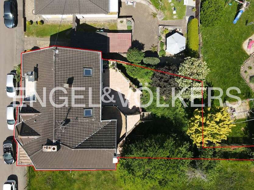 Haus zum Kaufen in Wadgassen - Hostenbach 595.000 € 402 m²