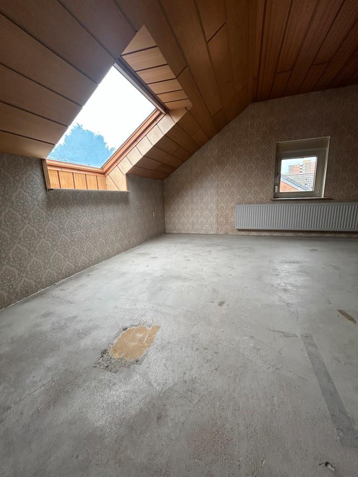 Großzügige Doppelhaushälfte mit Garten, Garage & Ausbaupotenzial