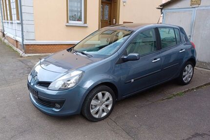 Renault Clio 135.000 km 2.750 &euro; Tuttlingen 78532
