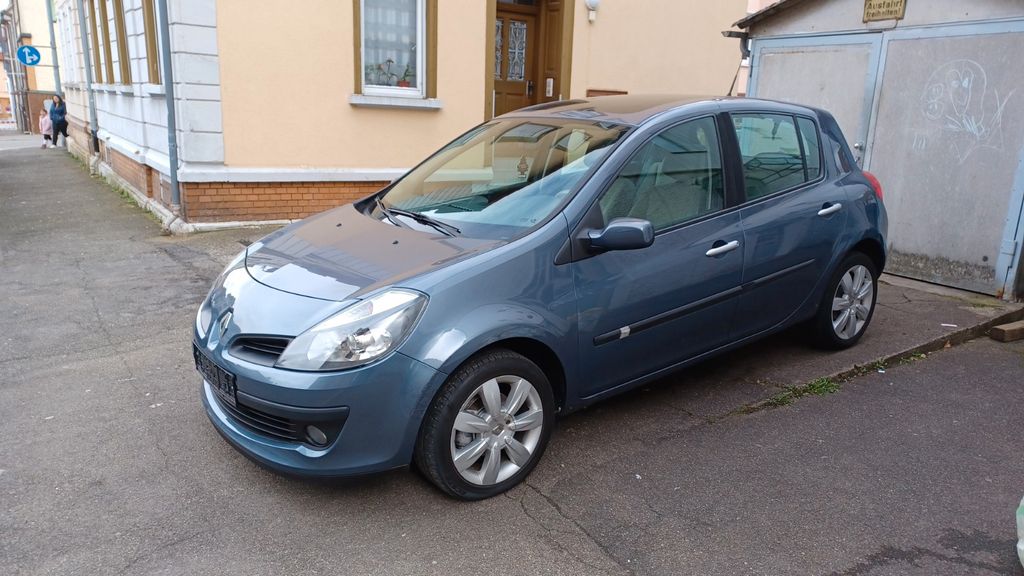 Renault Clio 135.000 km 2.750 &euro; Tuttlingen 78532