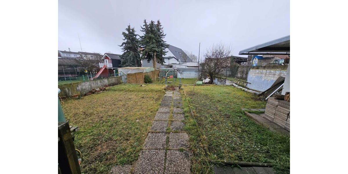 ObjNr:19646 - Freistehendes Dreifamilienhaus mit großem Grundstück; Kapitalanlage oder Mehrgenerationenhaus 9 zimmer