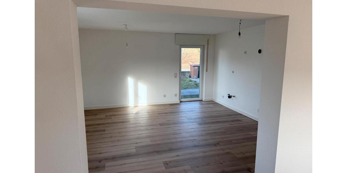 Etagenwohnung Hungen - 7 Zimmer, 170 m&sup2;, 1.400&euro; | Angebot:24331928