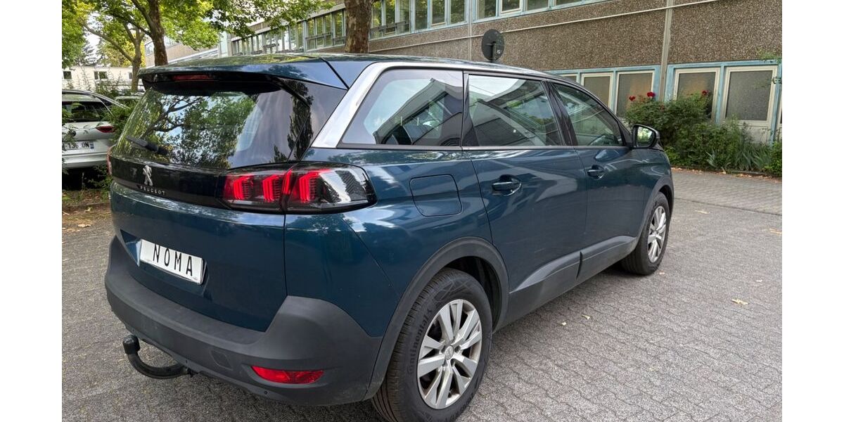 Peugeot 5008 176.487 km 13.566 &euro; Frankfurt am Main 60389