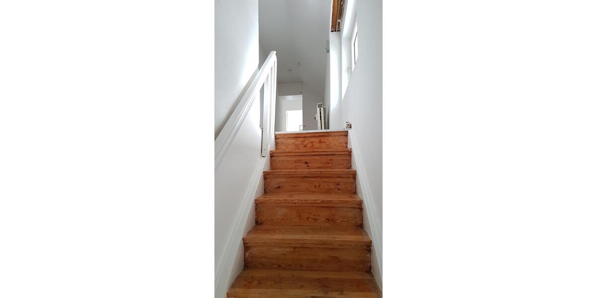 Etagenwohnung Lübeck Kücknitz - 4 Zimmer, 120 m&sup2;, 1.250&euro; | Angebot:25234225