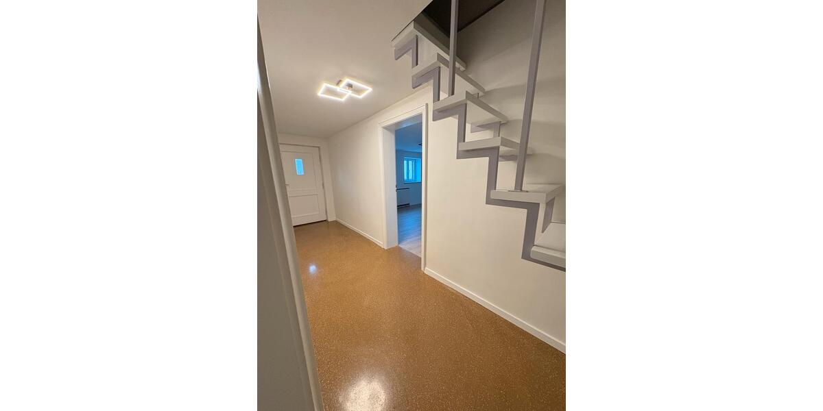 Etagenwohnung Gersthofen - 4 Zimmer, 85 m&sup2;, 600&euro; | Angebot:25296134