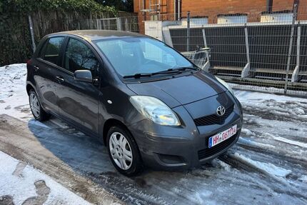 Toyota Yaris 231.500 km 2.199 &euro; Hamburg 22045
