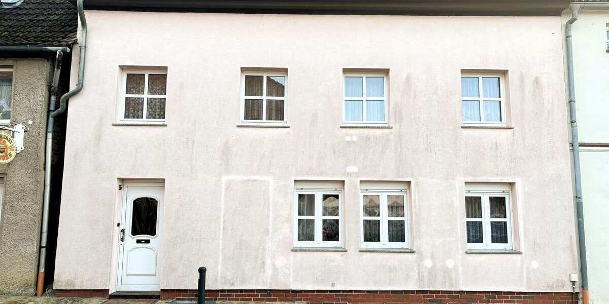 Einfamilienhaus Penzlin - 7 Zimmer, 178 m&sup2;, 159.000&euro; | Angebot:24177327