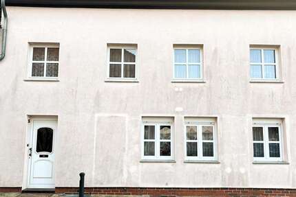 Haus zum Kaufen in Penzlin 159.000 € 178 m² 7 zimmer