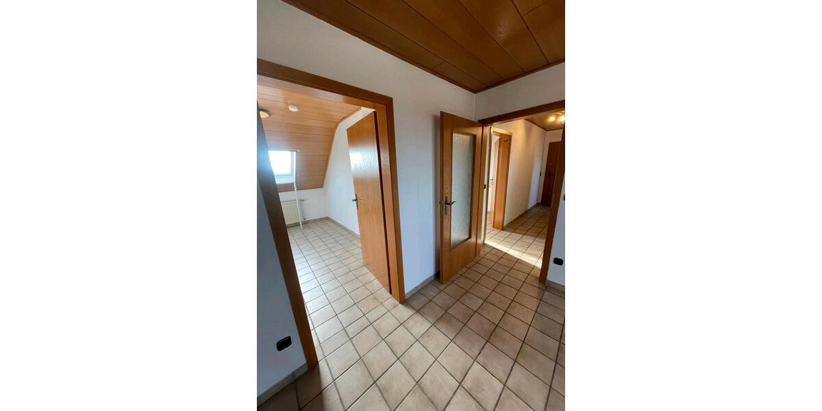 Dachgeschoßwohnung Schwalmtal - 3 Zimmer, 58 m&sup2;, 520&euro; | Angebot:24896187