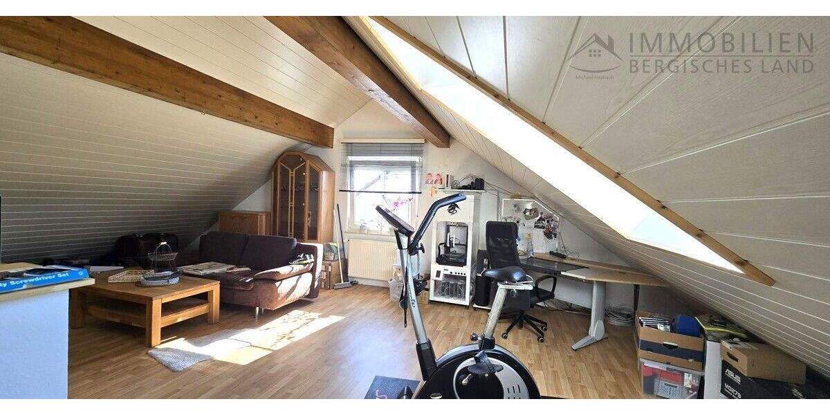 Doppelhaushälfte Hückeswagen Wiehagen - 5 Zimmer, 120 m&sup2;, 425.000&euro; | Angebot:25800230