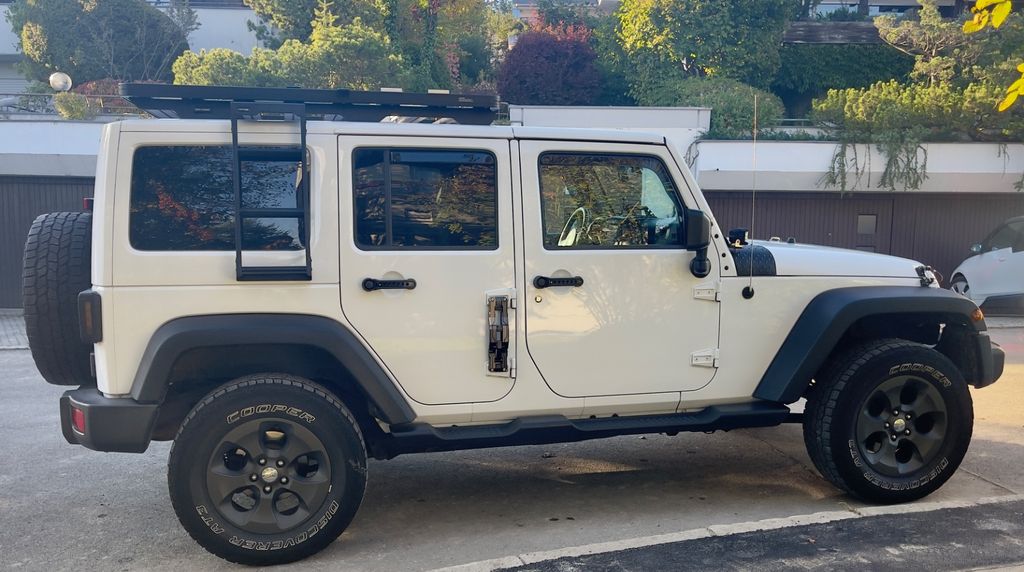 Jeep Wrangler 148.500 km 27.700 &euro; Tübingen 72070