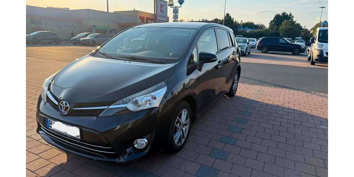 Toyota Verso 128.000 km 13.999 &euro; Berlin 12309