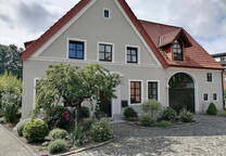 Wohnhaus mit EinliegerWohnung und Remise
