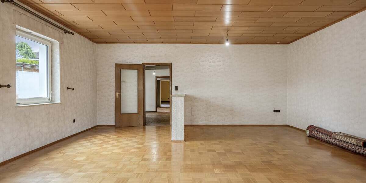 Großes Wohnhaus mit vielfältigem Nutzungspotential - Einfamilienhaus Moschheim | Angebot:26932451