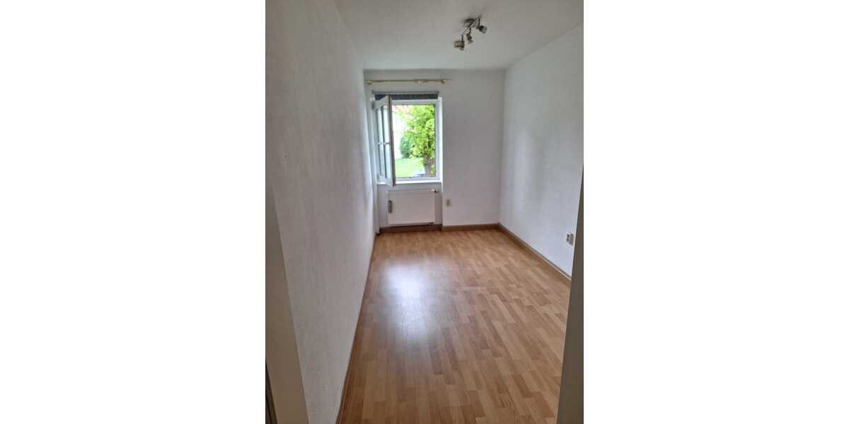 Einziehen & Wohlfühlen: Barrierefreundliche 2-Zimmer-Wohnung mit saniertem Bad - Erdgeschoßwohnung Bad Lauchstädt Kleinlauchstädt | Angebot:26526549
