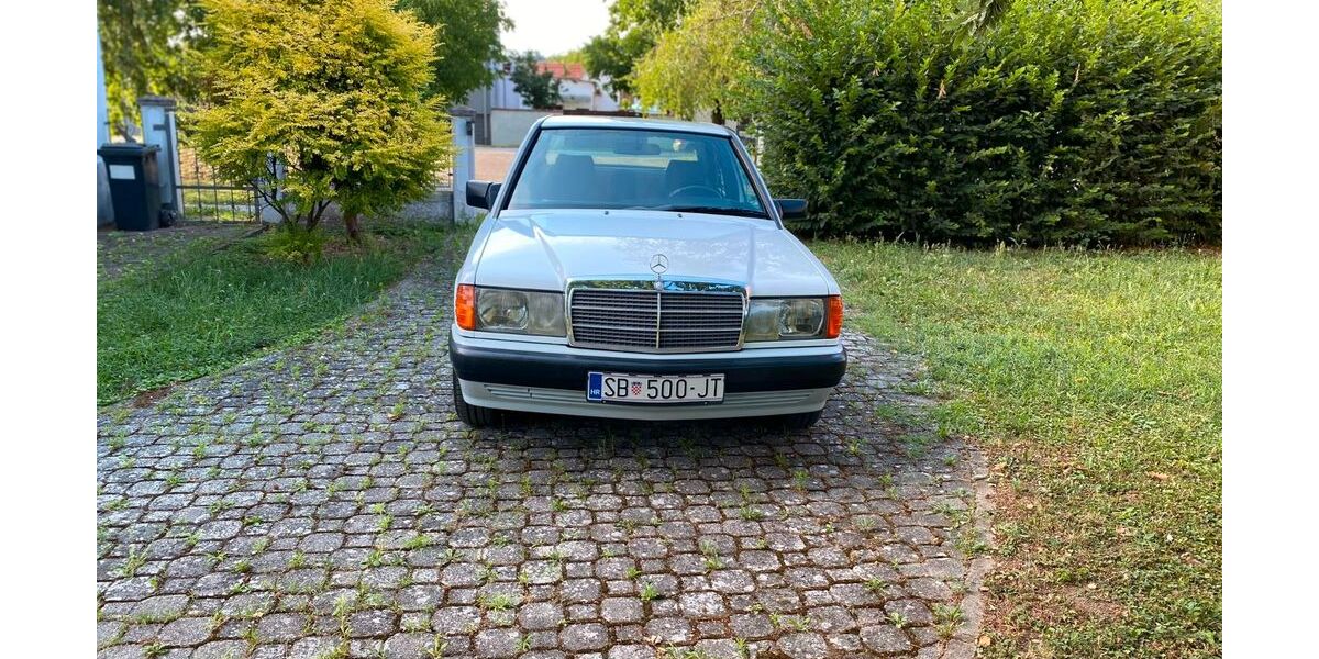 Mercedes-Benz 190 217.000 km 11.500 &euro; 35252 Sibin