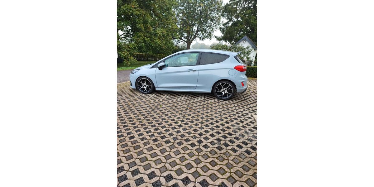 Ford Fiesta 104.550 km 14.599 € Lützkampen 54617