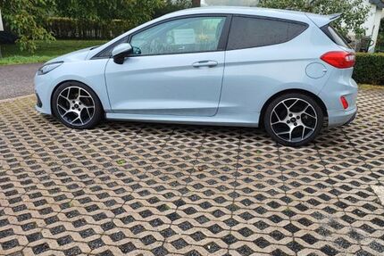 Ford Fiesta 104.550 km 15.300 € Lützkampen 54617