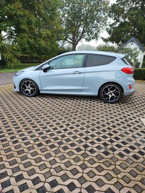 Ford Fiesta 104.550 km 15.300 € Lützkampen 54617