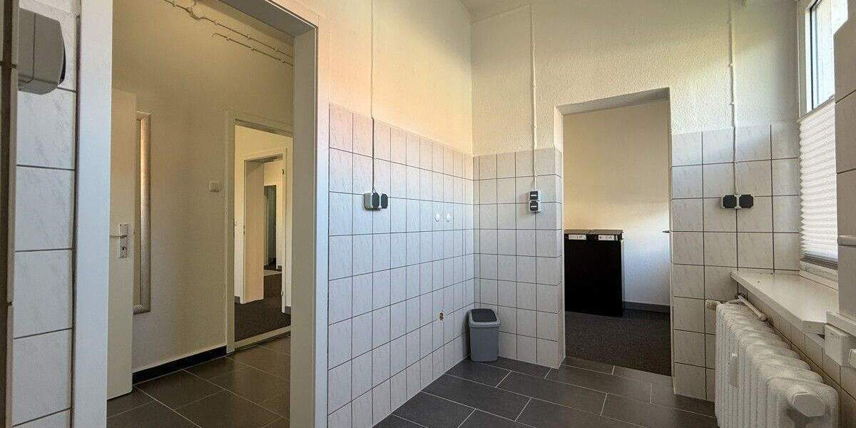 Gewerbeobjekt Gadebusch - 4 Zimmer, 84 m&sup2;, 1.200&euro; | Angebot:26817199