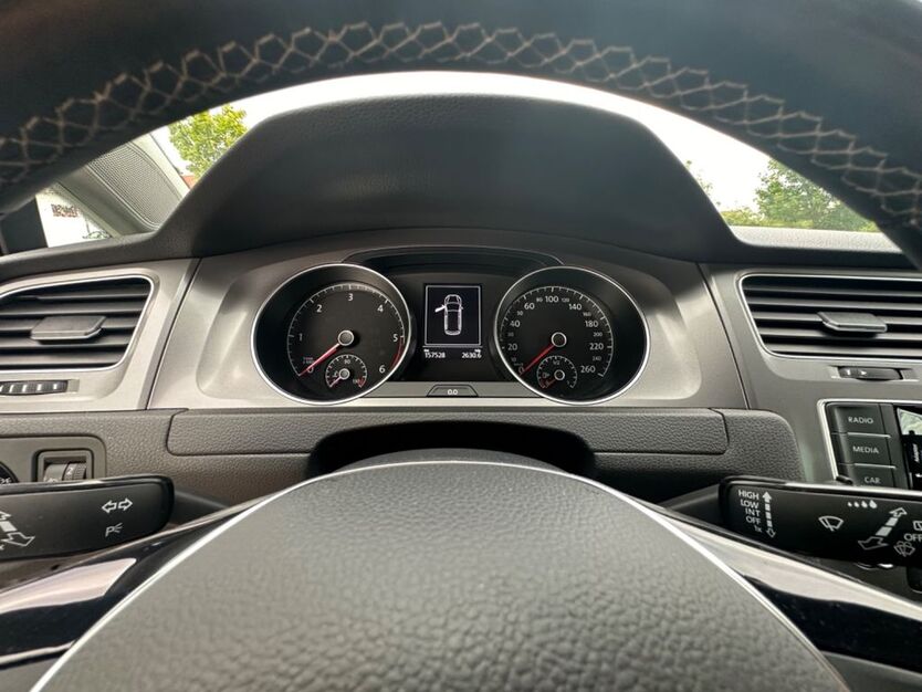 VW Golf 158.000 km 8.999 € Altendiez 65624
