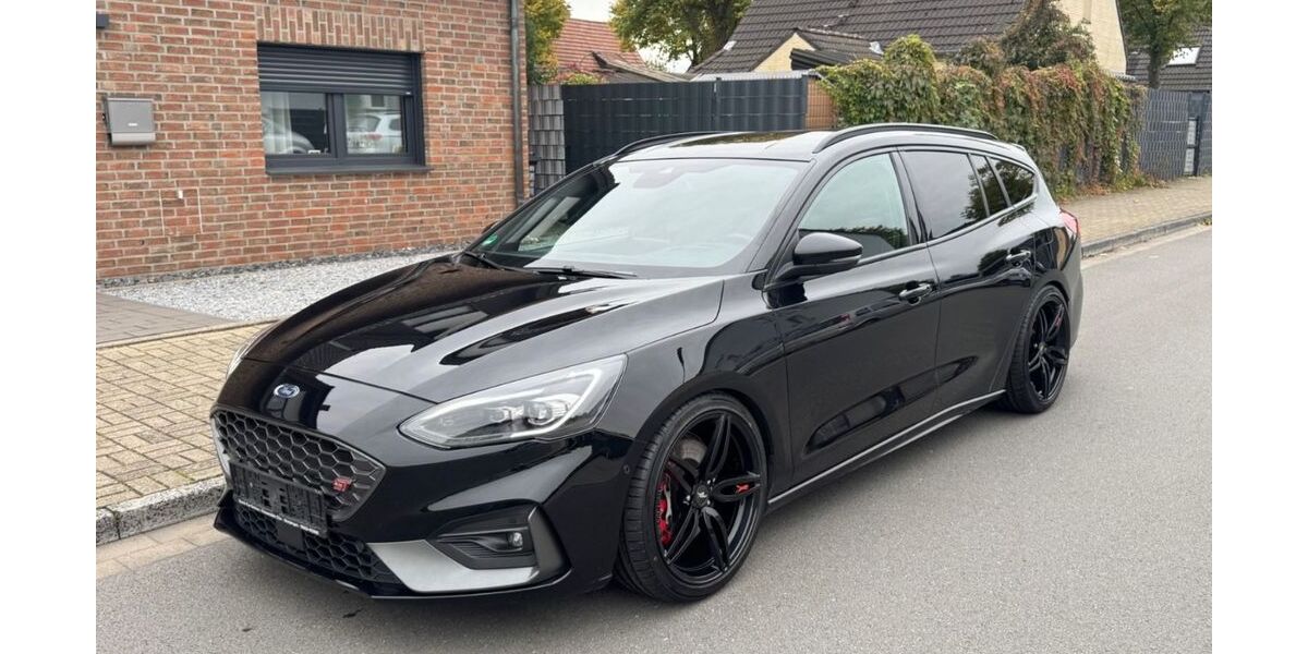 Ford Focus 75.000 km 22.999 &euro; Bönen 59199