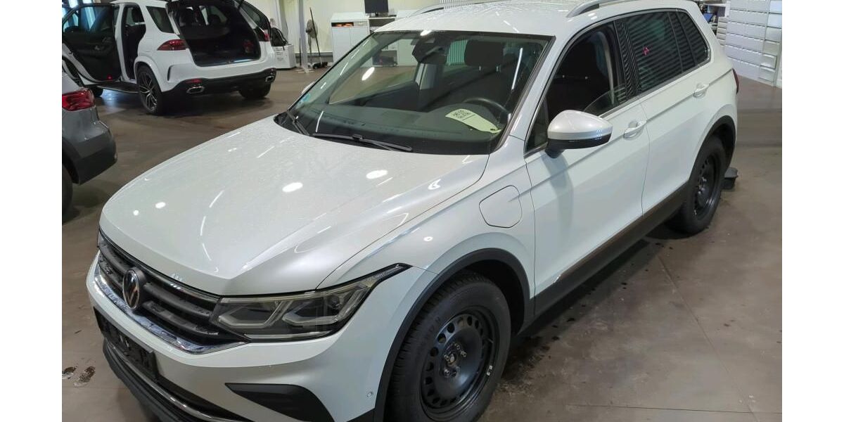 VW Tiguan 58.255 km 25.445 &euro; Uetersen bei Hamburg 25436