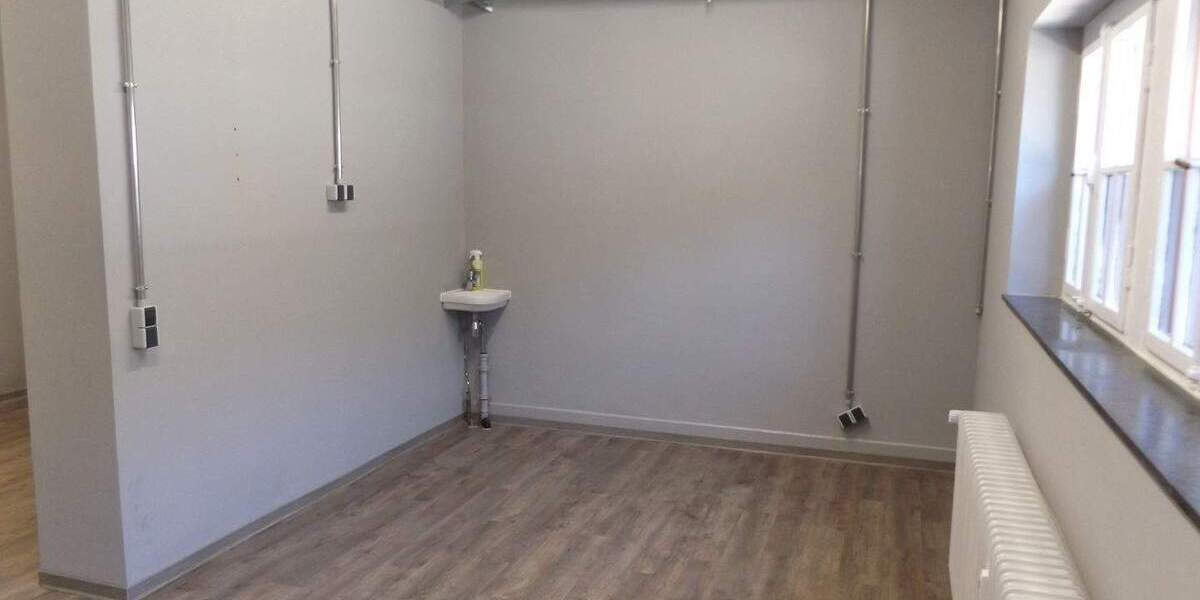 Gewerbeobjekt Titisee-Neustadt Titisee - 2 Zimmer, 400&euro; | Angebot:23276201