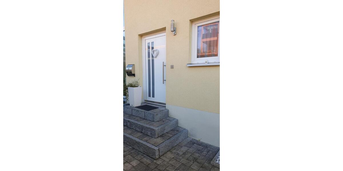 Gepflegte Doppelhaushälfte in Herzogenaurach Herzo Base 4 zimmer