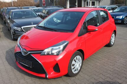 Toyota Yaris 49.000 km 9.600 &euro; Berlin 12057