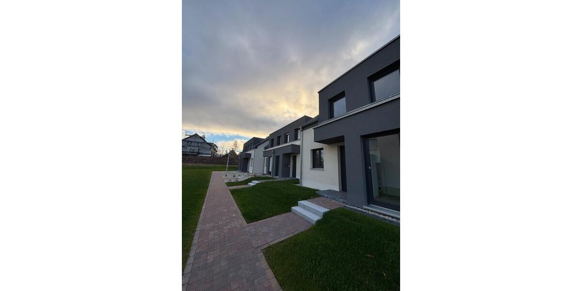 Sparen Sie bis zu 30% Energiekosten Neubau RH Whg. in Crimmitschau, Bebelstraße inkl. Kaminofen 4.5 zimmer