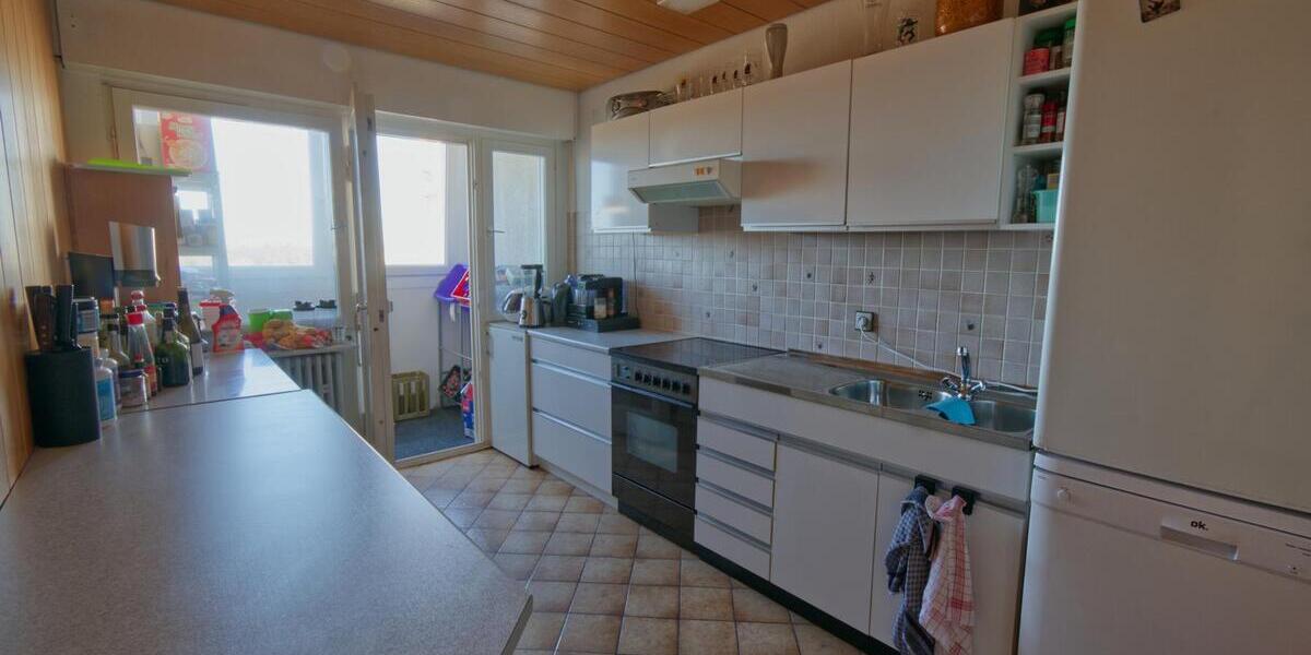 Helle 3 Zimmerwohnung mit Ausblick, Aufzug und Tiefgaragen-Box - Etagenwohnung Villingen-Schwenningen Schwenningen | Angebot:26230643