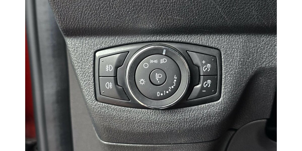 Ford Tourneo Courier 1.5 TDCI/NAVI/KAMERA/1.HAND 90.365 km 11.900 &euro; Villingen-Schwenningen 78054