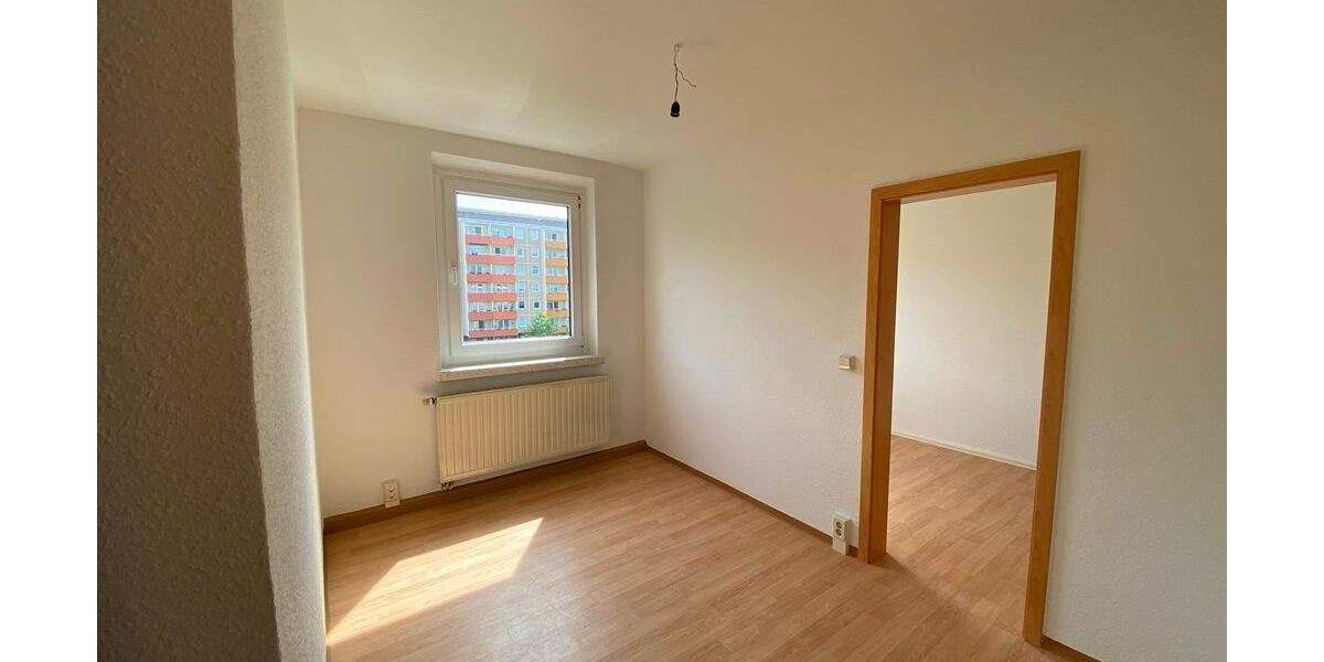 Etagenwohnung Suhl Neundorf - 4 Zimmer, 64 m&sup2;, 340&euro; | Angebot:25645765