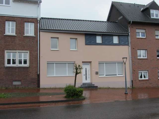 Einfamilienhaus Uebach-Palenberg Palenberg - 7 Zimmer, 185 m&sup2;, 70.000&euro; | Angebot:26905332