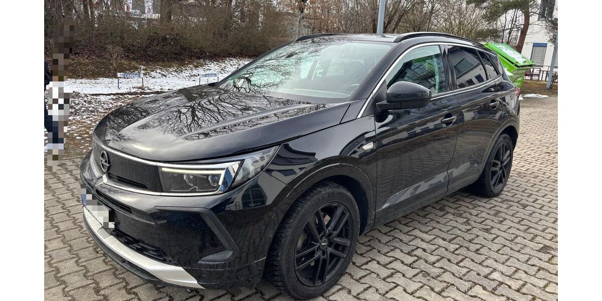 Opel Grandland (X) 122.000 km 18.990 &euro; München 81825