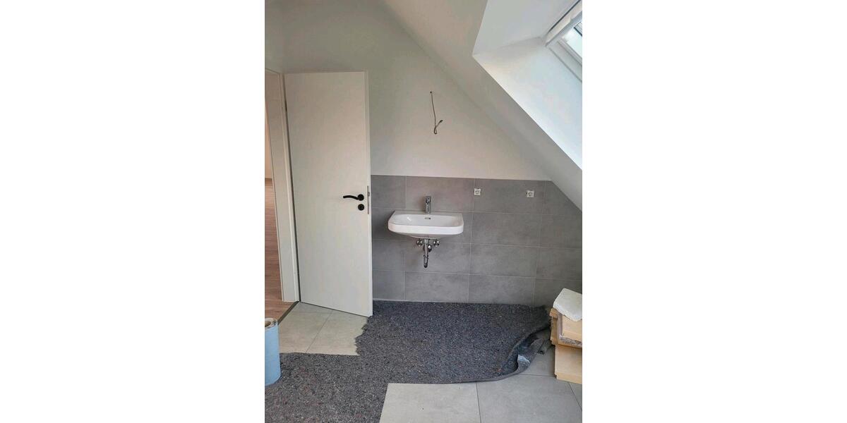 Dachgeschoßwohnung Schellerten - 3 Zimmer, 79 m&sup2;, 1.140&euro; | Angebot:26412857