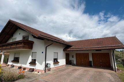 Haus Wiesenfelden - 8 Zimmer, 180 m&sup2;, 429.000&euro; | Angebot:26973809