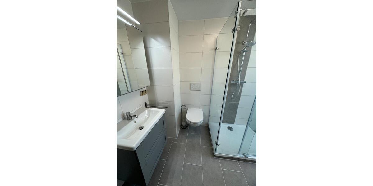 Einfamilienhaus Wolfstein - 8 Zimmer, 180 m&sup2;, 1.050&euro; | Angebot:26356081