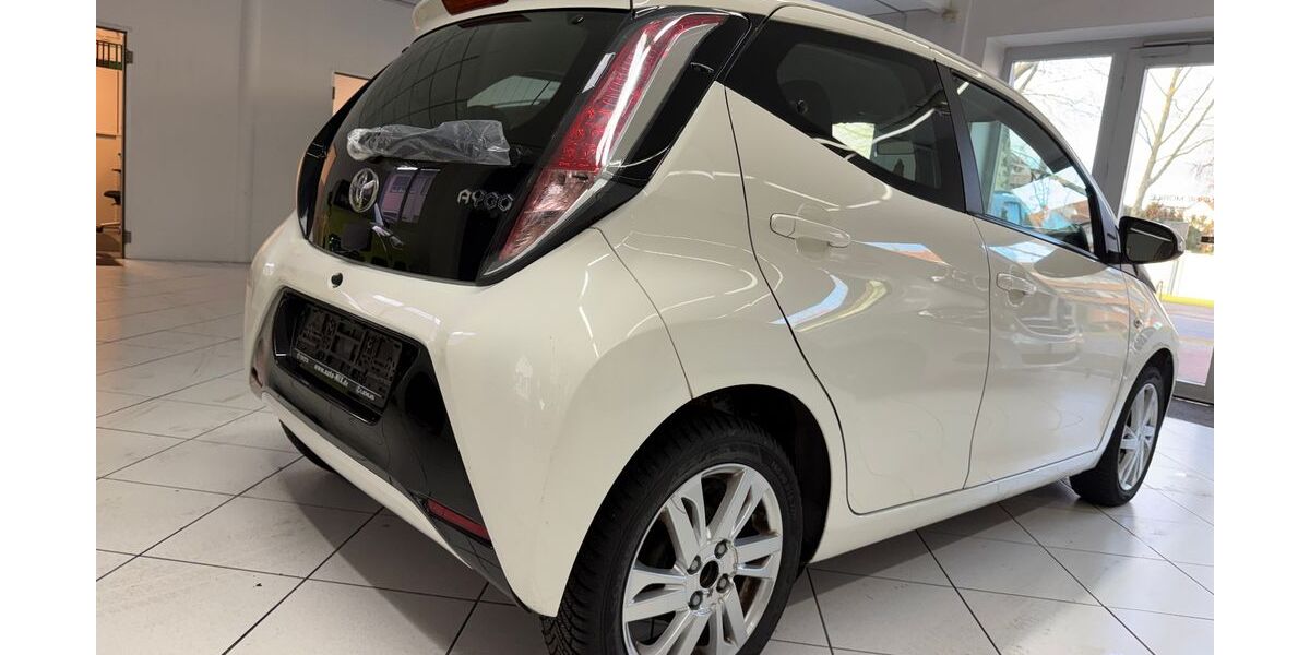 Toyota Aygo (X) 95.800 km 6.699 &euro; NEU ISENBURG 63263