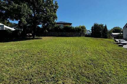 Grundstück zu verkaufen in Hohenstein-Ernstthal 98.000 € 1076 m² zimmer