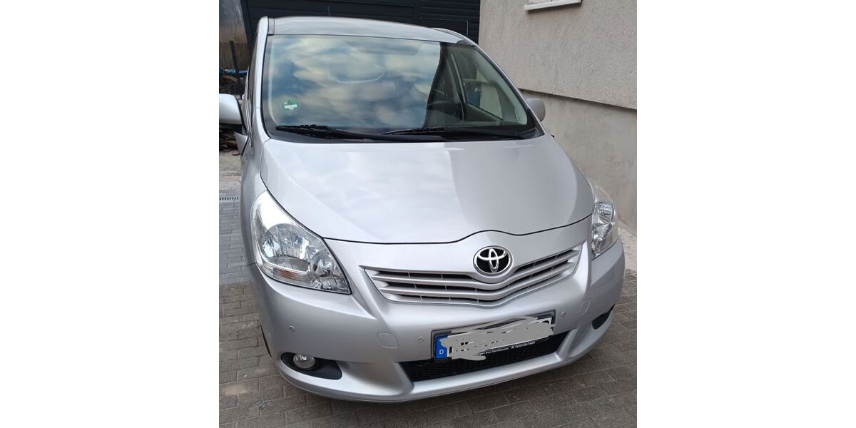 Toyota Verso 165.000 km 5.665 &euro; Amöneburg 35287