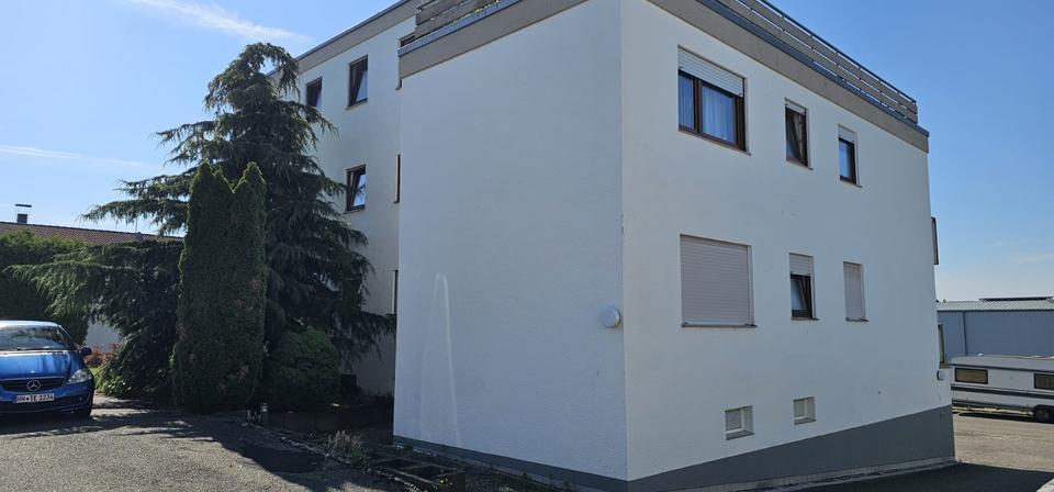 5-Familienhaus inkl. Penthaus -Wohnung mit Gewerbehalle