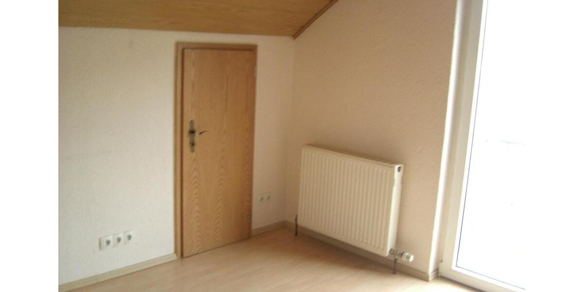 Dachgeschoßwohnung Engelskirchen - 2 Zimmer, 70 m&sup2;, 490&euro; | Angebot:25540058