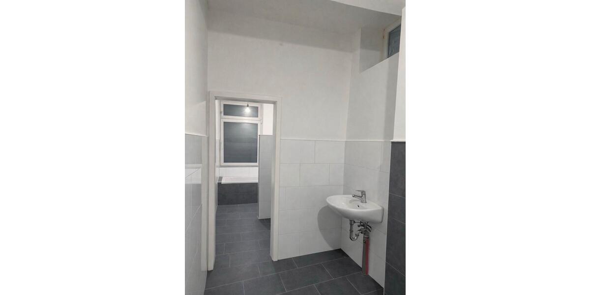 Erdgeschoßwohnung Burg - 4 Zimmer, 130 m&sup2;, 820&euro; | Angebot:26409641